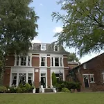 Cavalier House Hotel