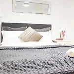 First Stay Apartments - Metropolitan House