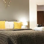 First Stay Apartments - Metropolitan House