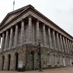 Tudors Esuites Jq Studio Apartment