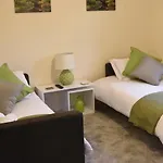 Staynec Coach House Birmingham - For Company, Contractor & Leisure Stays - Nec, Hs2, Jlr, Airport