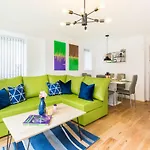 Sherlock Family And Contractor Home By Svelte Living Secure Parking