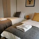Voyager Apartments * Sleeps 6 * Parking