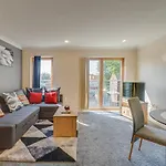 Mica Point City Centre Apartment
