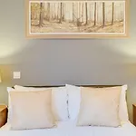 Mica Point City Centre Apartment