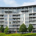 Birmingham City Apartment Skyline Views - Free Parking & Balcony