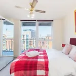 Birmingham City Apartment Skyline Views - Free Parking & Balcony