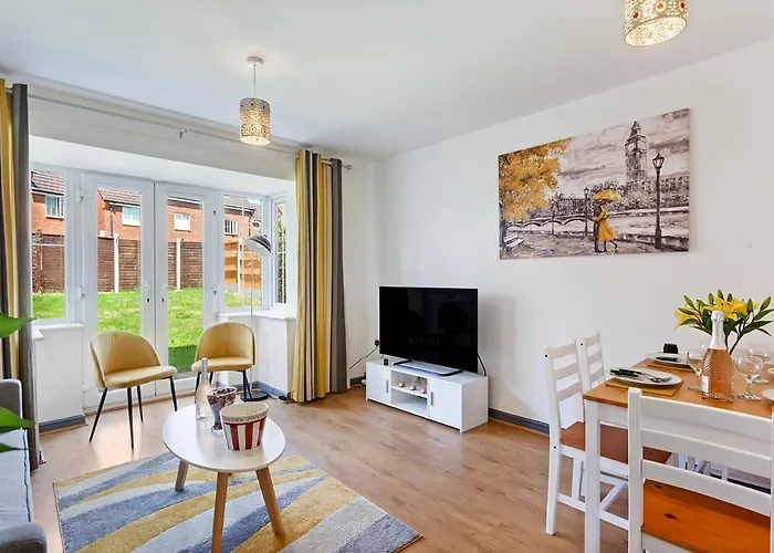 Stay Near Airport & Nec, The Leyburn