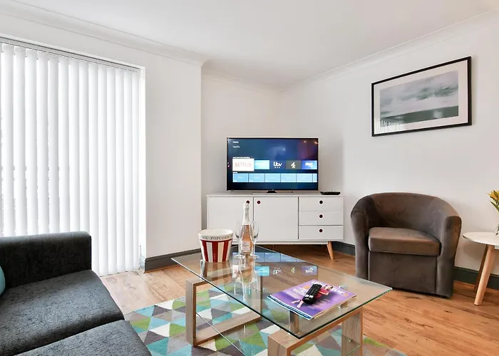 Xclusive Living Stay In City Centre, The Qube