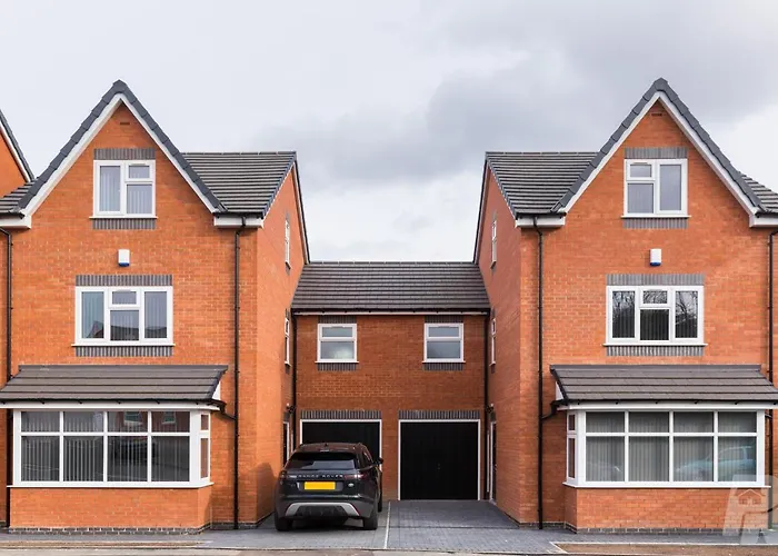 Birmingham Estate - Contractor & Group Accommodation - Secure Parking