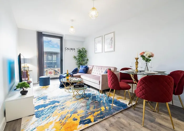 Caliber Stays Apartments & Homes - The Aphrodite Suite- 2 Bedroom Apartment - City Centre - Free Netflix & Rooftop Skyline Views