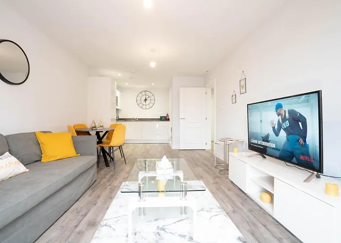 Urban Chic Haven - Central - Parking Included