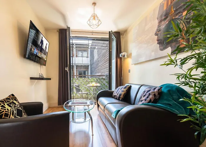 Haus Balcony Apartment L Arcadian L Secure Parking L Top Rated L Town Centre