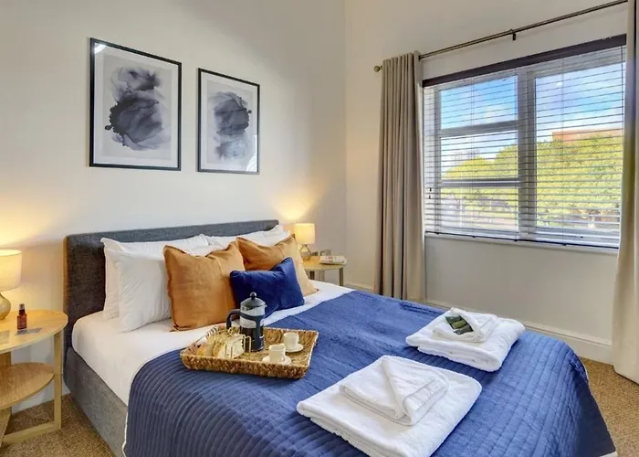 The Clement Apartment Stylish Two Bedroom Apartment Very Close To The Birmingham Arena