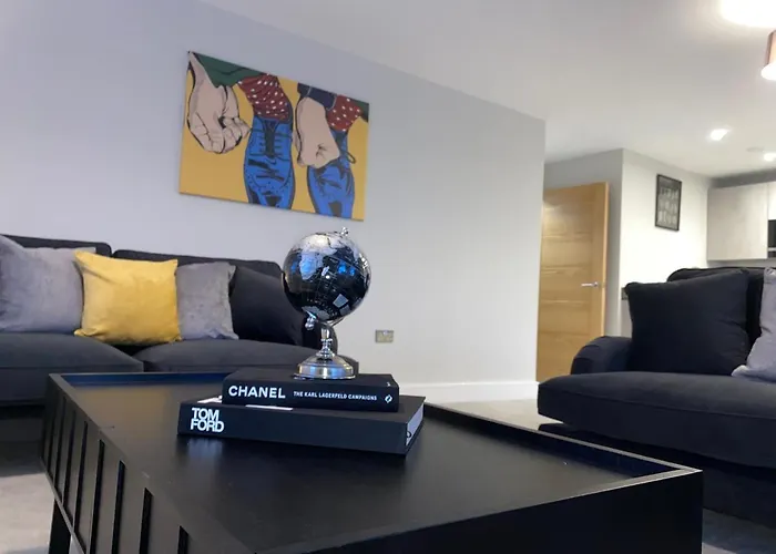 Roomotel - Oakview Moseley