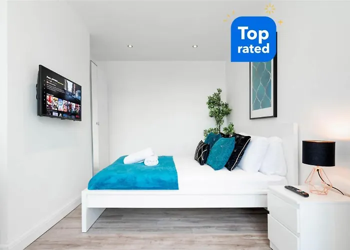 Haus - Luxury 4 Bedroom House - Parking - Fast Wifi - Smart Tvs - Garden - Top Rated