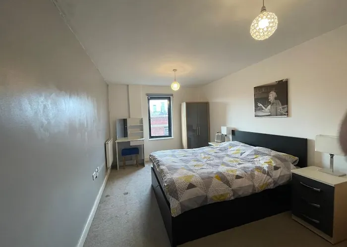 Modern Apartment Near Bullring