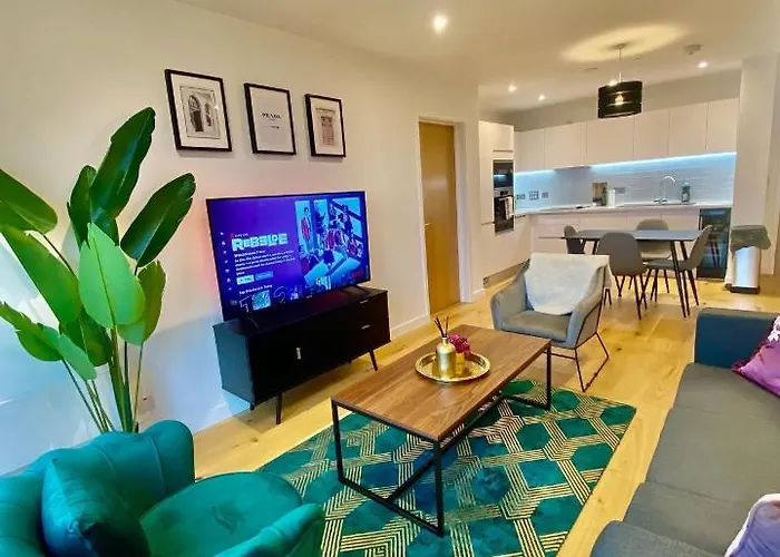 Exoticstay Apartments - New Build - Luxe 2 Bedroom Apt - Free Parking - Smart 4K Tv With Ultrafast Wifi & Netflix - City Centre