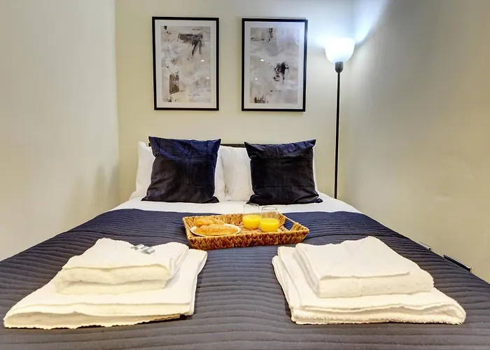 \'Best Stay Promise\' The Hidden Nook Off Caroline Street Nr St Pauls Square & Public Parking I Stylish & Calm Executive Eco-Aprt I Pets Welcome