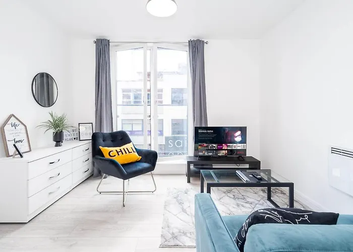 Stunning Night-Life 1 Bedroom Apartment - Arcadian