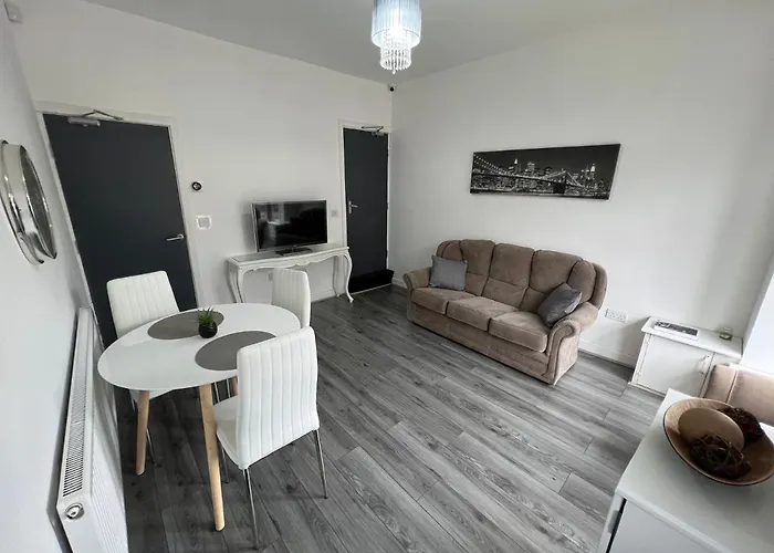 The Coach House - 5* Luxurious 4 Bedroom House