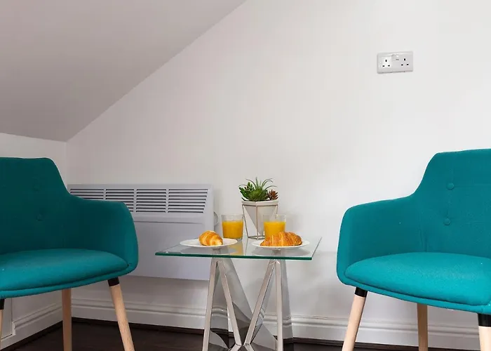K Suites - 1266 Pershore Road 3