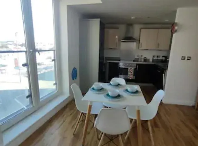 Melody-2Beds 1Bath, Chinatown With Free Parking