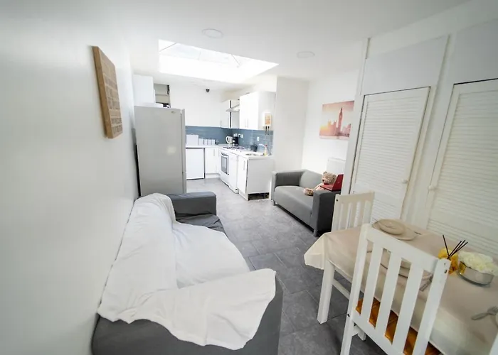 Stay Sa Cosy Equipped Studios Available 10 Mins From The City! Free Wifi &50\