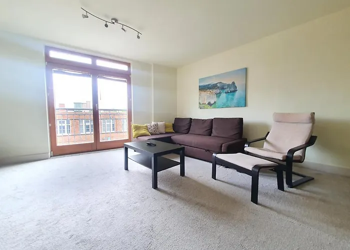 Spacious Modern 1 Bed Apartment - City Centre