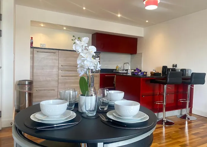 Swanky 2 Bdr Apt/Opp Edgbaston Cricket Ground/Free Parking