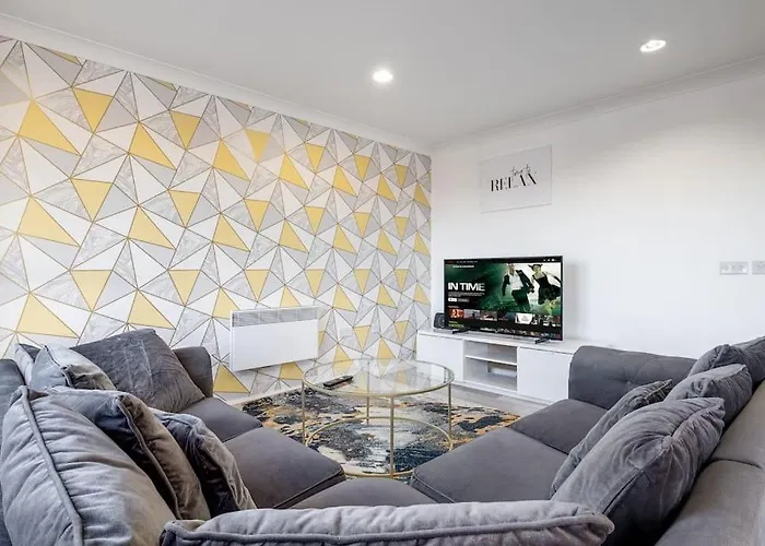Ebra Stays - Luxury 2 Bedroom Apartment -