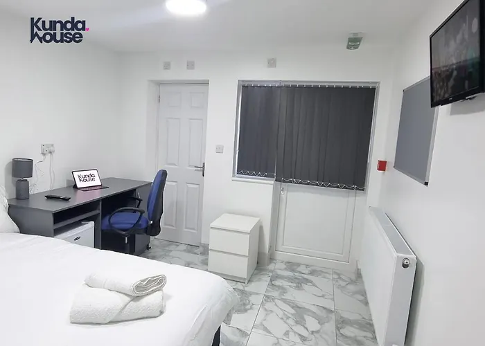 Elegant Ensuite Rooms Near City Centre - Kunda House