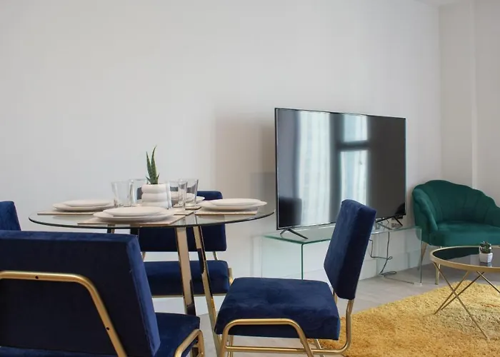 Premium Stunning Two Bedroom Apartment - Central Birmingham - Mailbox - Bullring