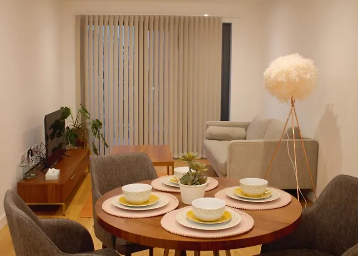 Whats She Want-- 2Beds 2Bath Apartment