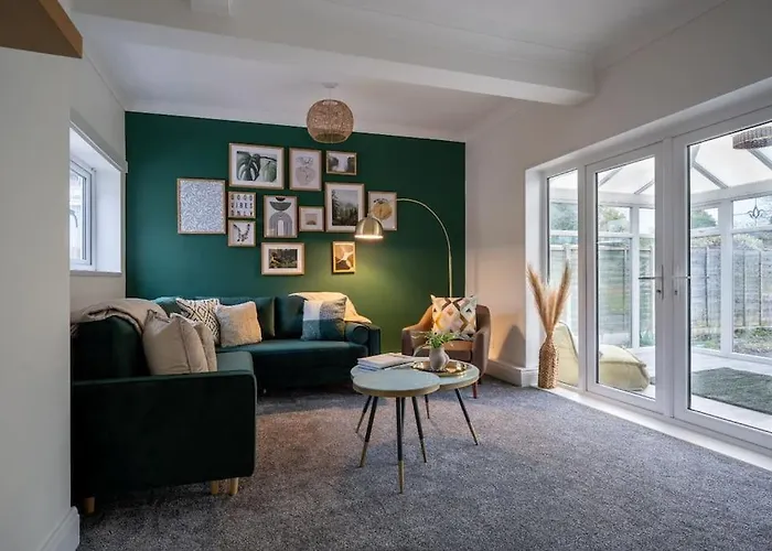 Evergreen Lodge-Wyndale-4Br Wparking Bham Nec