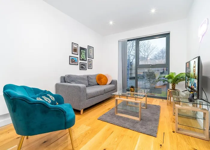 Aqua-Themed 2 Bedroom Cosy Apartment - City Centre