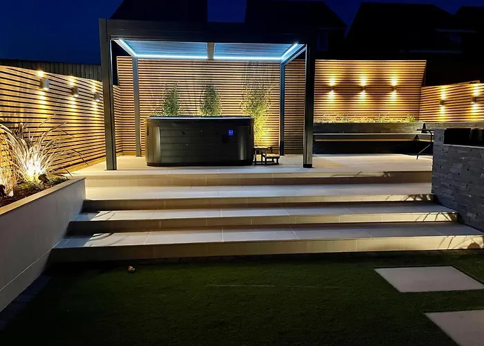 Shared House With Hot Tub