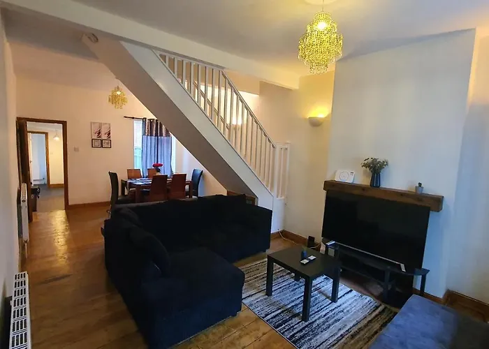 Spacious 2 Bedroom Home In Birmingham