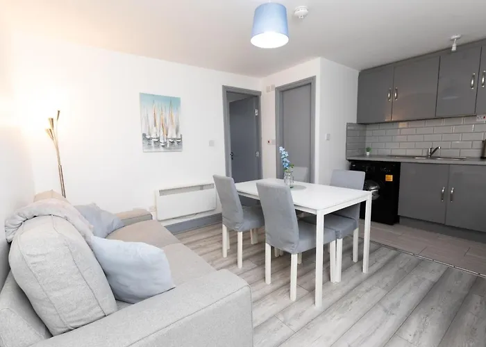 1 Bed Apartment With Parking - Nec, Star City & City Centre