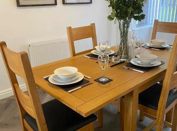 Battenhall House - 4 Bed Luxury Corporate Stay