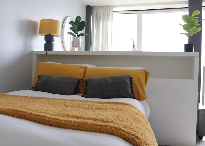 Amazing 1 Bedroom Suite In The City Centre