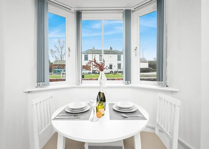 Beautiful Waterside Apartment - Parking - Perry Barr - Top Rated