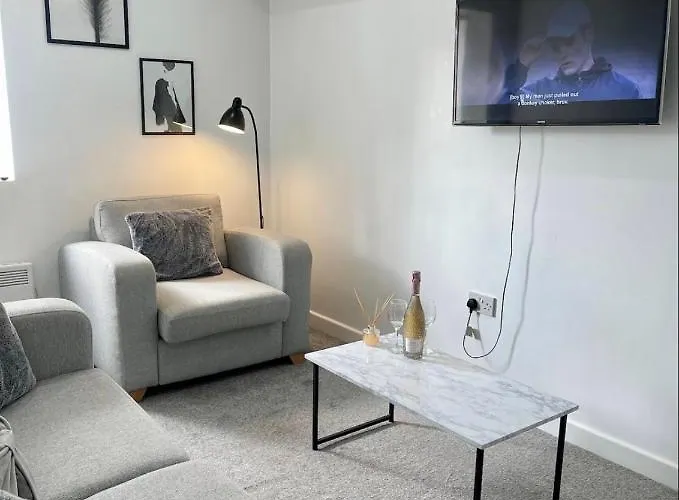 2 Bed Apartment In Bham City Centre W Parking