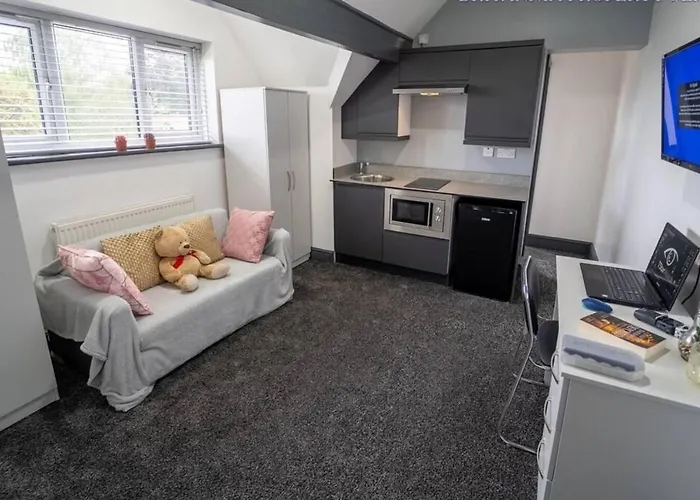 Stunning 1-Bed Studio In Birmingham