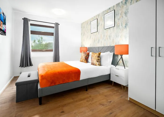 Beautiful Birmingham Central House- Garden, Free Parking, Contractors, Utilita Arena, City Hospital