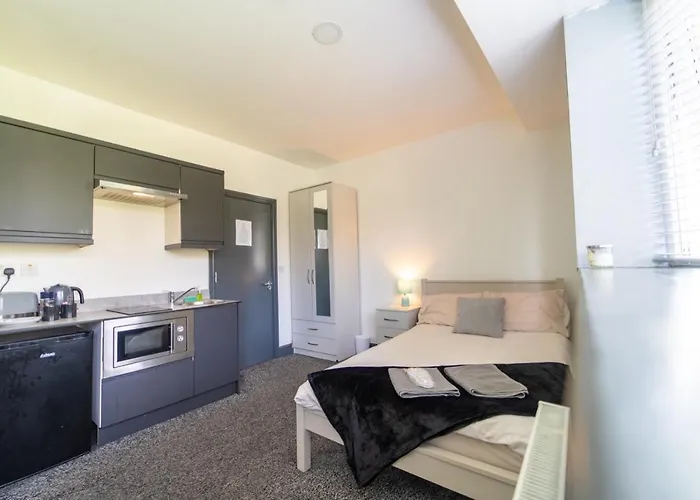 Spacious 1-Bed Studio In Birmingham