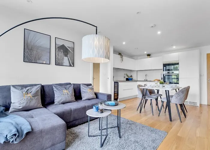 Pluxa Alpine Blue - Two Bedroom Luxury Apartment