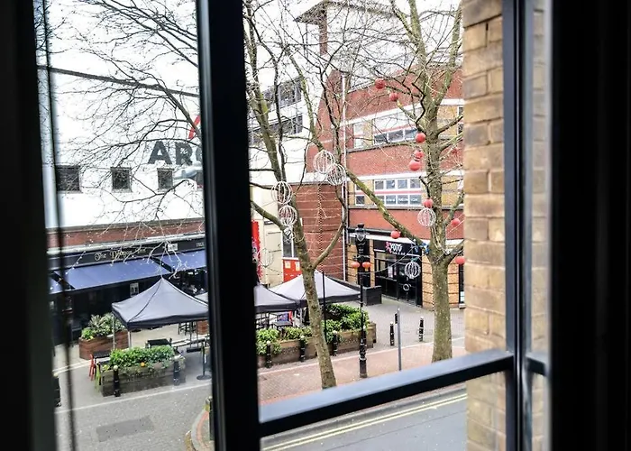 Stylish One Bedroom Apartment In Birmingham City Centre