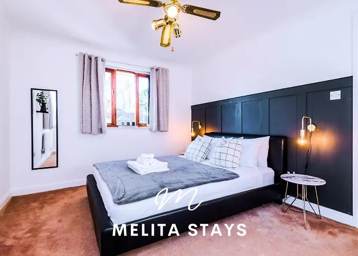 Spacious And Stylish 2 Bedroom Apartment