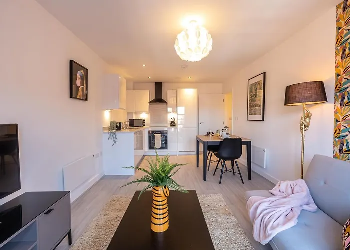 Whispering Northwood - Premier 1 And 2 Bedroom Apartments Near Business District By Sojo Stay
